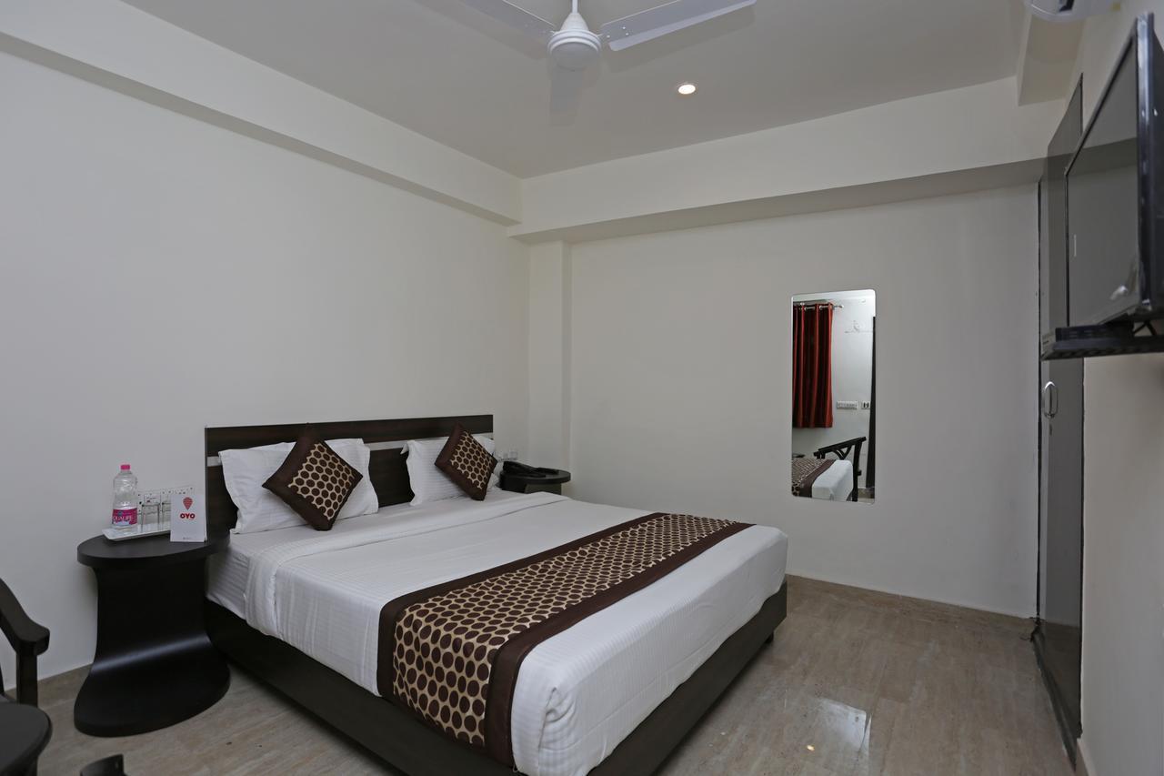 Airport Hotel Green Heights New Delhi Exteriör bild