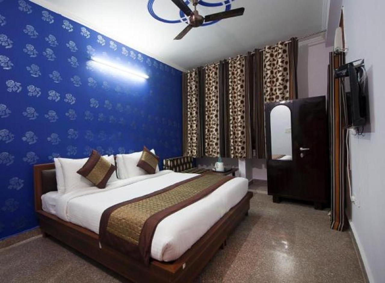 Airport Hotel Green Heights New Delhi Exteriör bild